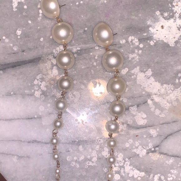 pearl dangly earrings - Picture 1 of 2